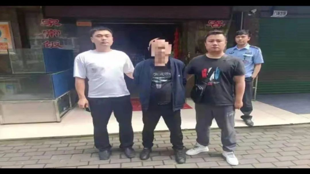 DƬ